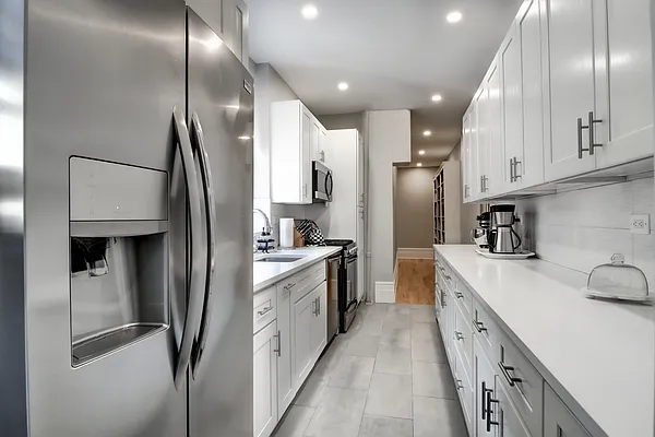 Rented by Douglas Elliman | media 14