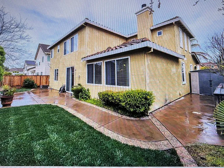 2140 Gibralter Ct — Photo 2
