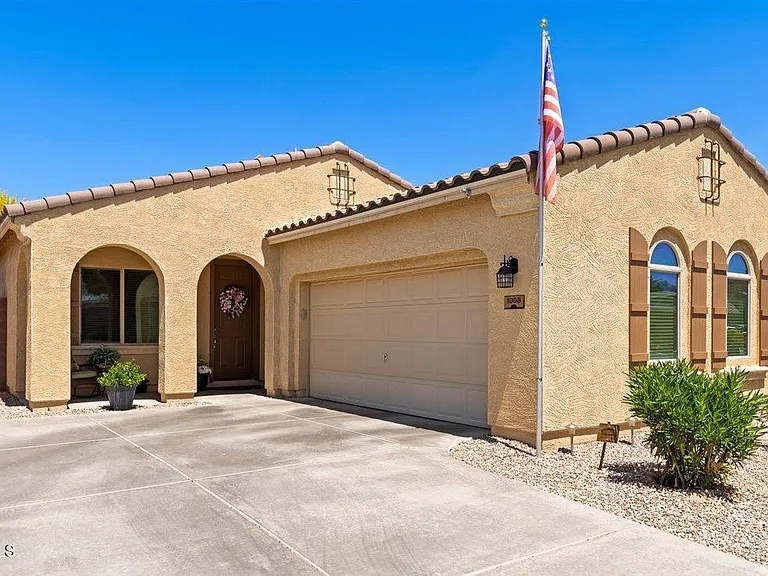 1008 W Deoni Trl — Photo 1