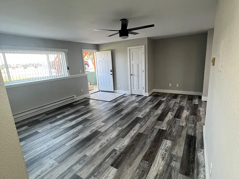 826 E Laramie St #D — Photo 3
