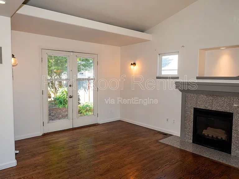4840 N 8th St — Photo 13