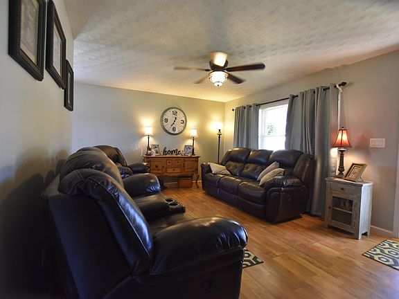 2nd image of 360 S Winn Ave