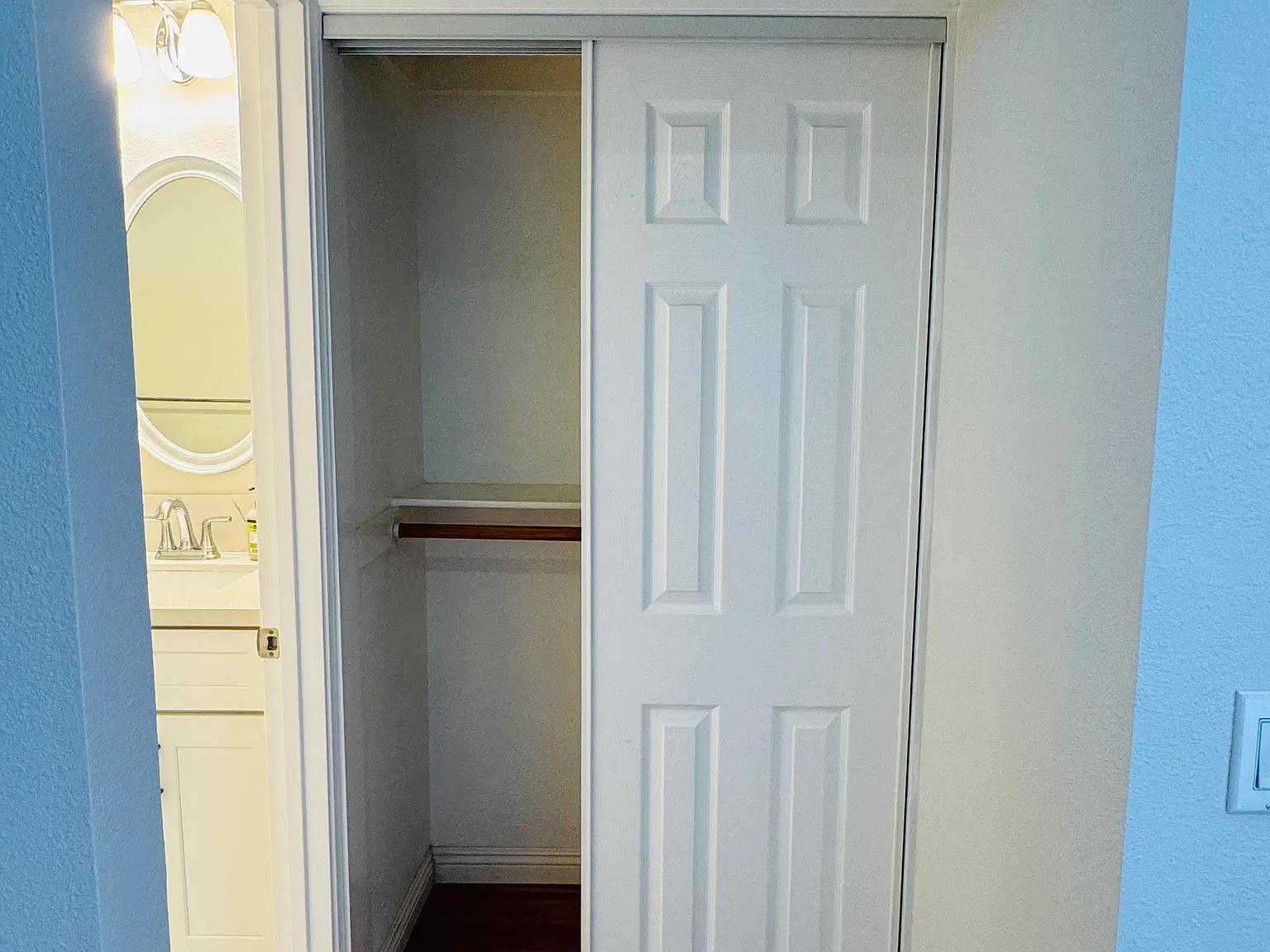 33 N Vega St — Photo 2