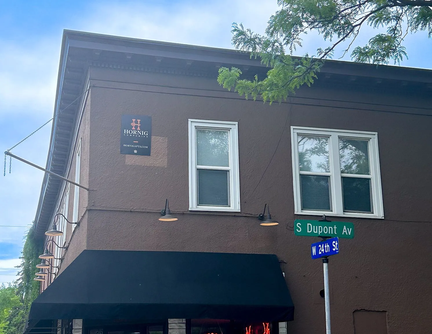 2401 Dupont Ave S — Photo 3