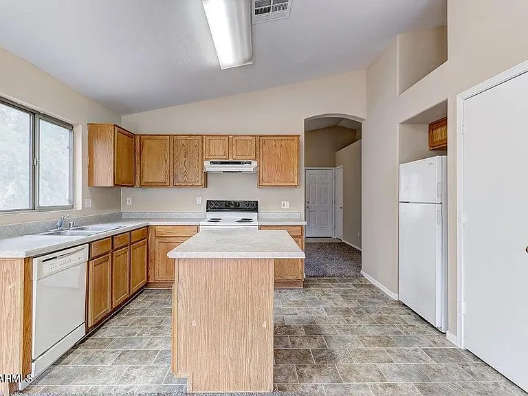 14916 W Acapulco Ln — Photo 11