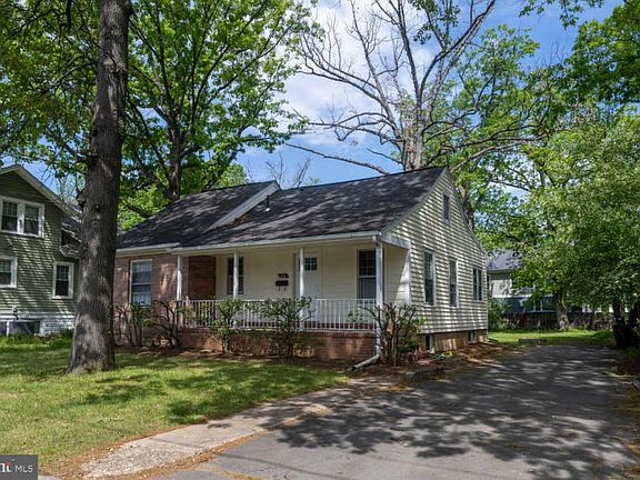 2nd image of 3411 N Pershing Dr