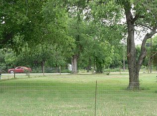 815 NE 4th St, Hubbard, TX 76648