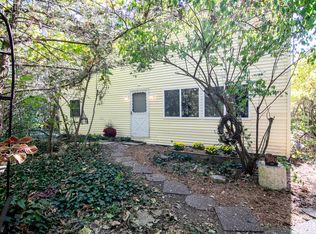 5606 E Boy Scout Rd, Saint Anne, IL 60964