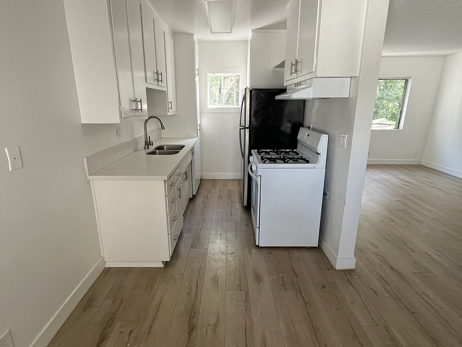 2 bed, 910 sqft, $2,250 — Photo 4