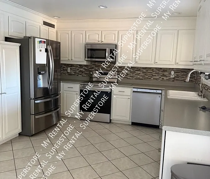15402 N 28th St #1 — Photo 15
