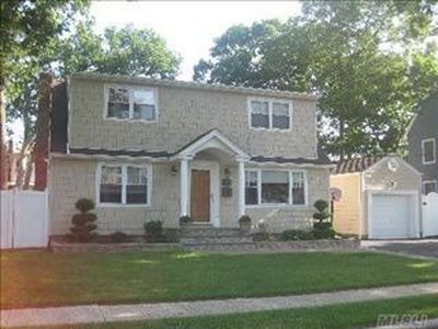 257 N Hawthorne St, Massapequa, NY, 11758