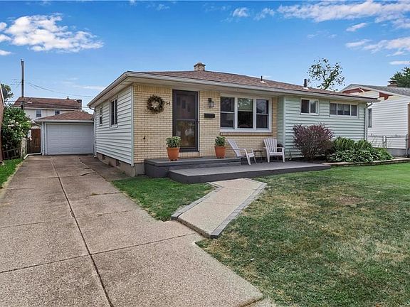 4th image of 54 Hillcrest Dr