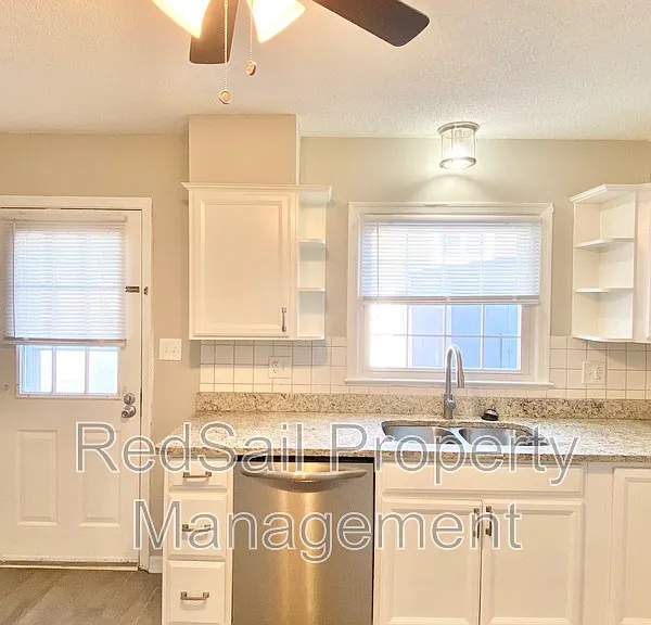 376 Susan Constant Dr — Photo 9