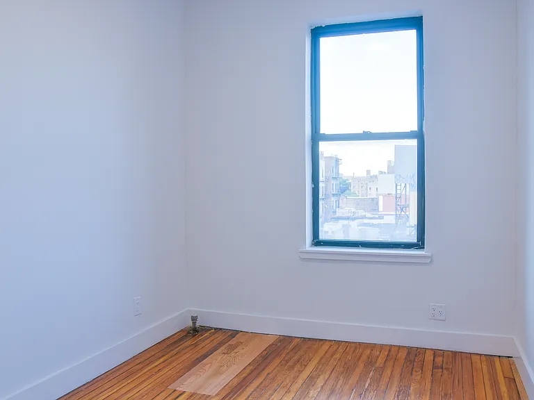601 W 181st St #33 — Photo 10