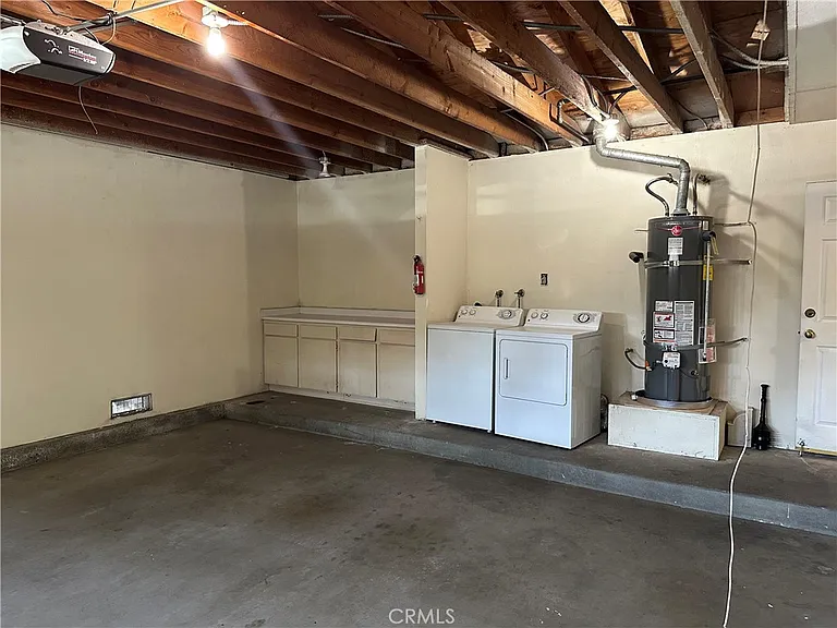3823 Foster Ave — Photo 10