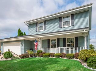 8014 W Glenbrook Rd, Milwaukee, WI 53223