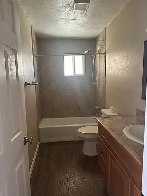 3 bed, 1144 sqft, $1,800 — Photo 4