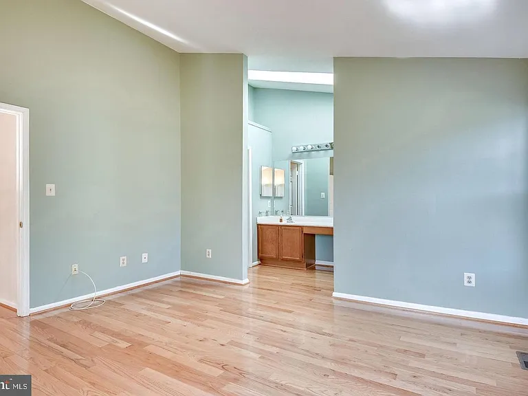 4216 Fox Lake Dr — Photo 15