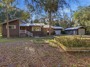 11 Patricia Rd, Yankeetown, FL 34498