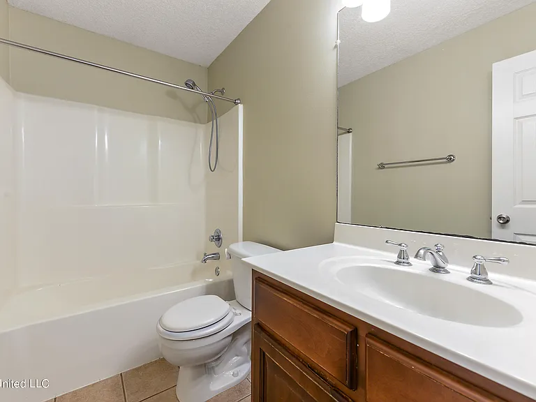 13446 Addison Ave — Photo 17