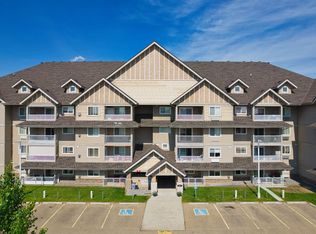 Palisades The, Spruce Grove, AB T7X 4P4
