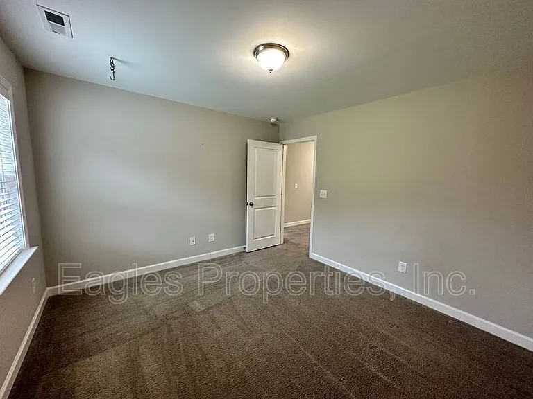 451 Fallingbrook Dr — Photo 16