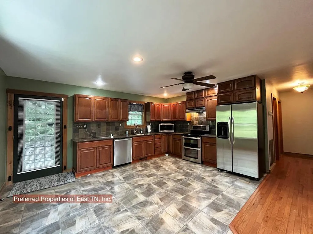 709 Brown Mountain Rd — Photo 4