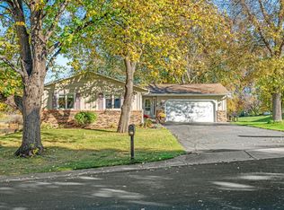 7720 Niagara Ln N, Maple Grove, MN 55311