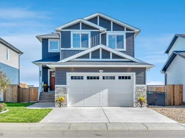 835 N Lakewood Cir, Strathmore, AB T1P 0G7