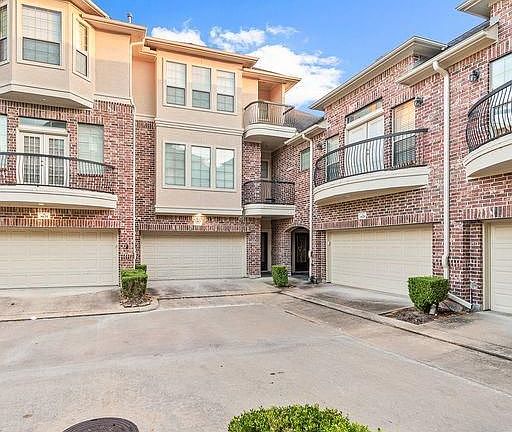 2nd image of 8127 Estes Glen Ln
