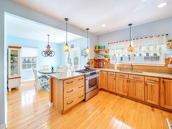 5th image of 816 Aldrich Rd #1