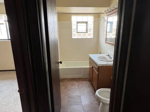 140 W Saint Charles Rd #1, Villa Park, IL 60181