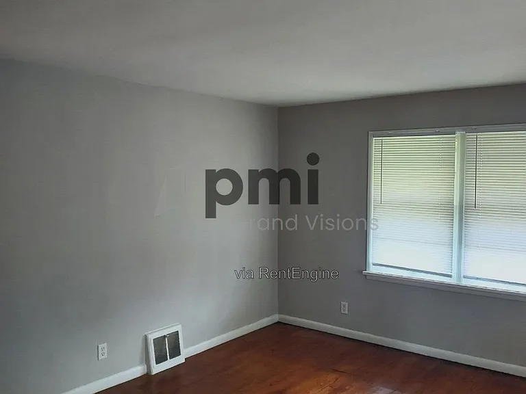 2060 N Water St — Photo 15