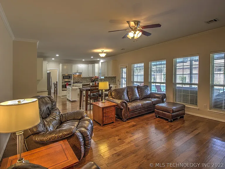 2422 S Redwood Pl — Photo 16