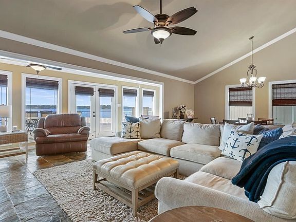 4th image of 48 Lakeview Vlg