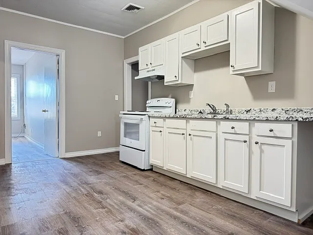 Kitchen - 286 Grove St #3F