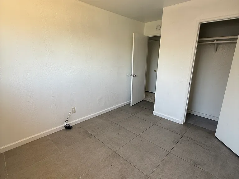 4411 W Victor Ave — Photo 7