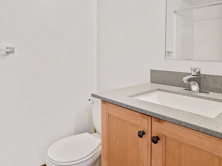 Regency Apartments — Photo 9
