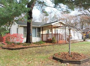 2806 Bradfield St, Midland, MI 48640