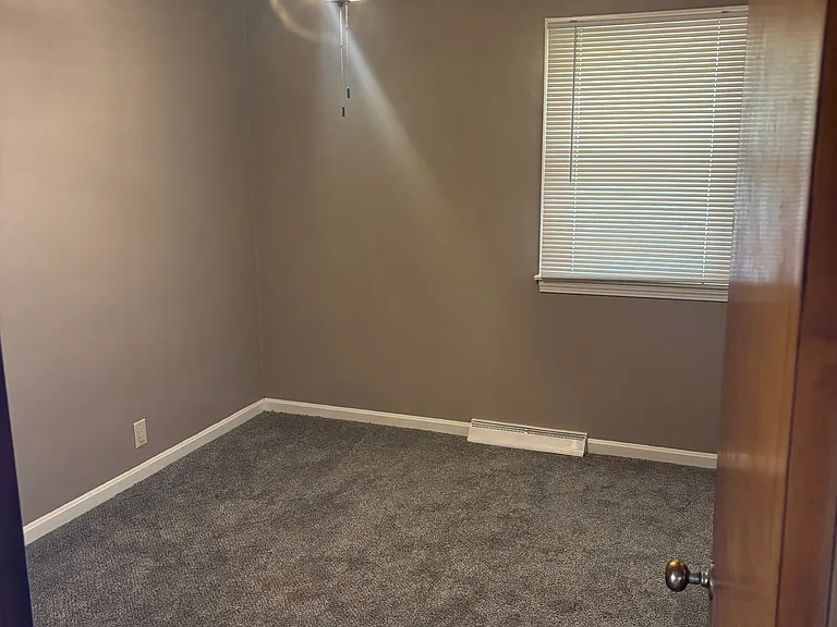 953 Compton Ln — Photo 11