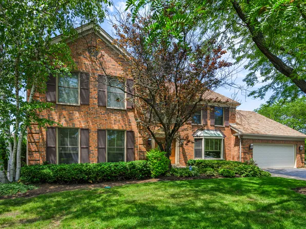 2310 Iroquois Dr, Glenview, IL 60026