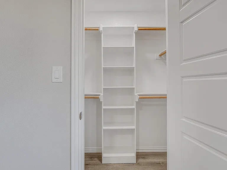 406 Grand Ave — Photo 21