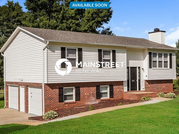 8260 Creedmoor Dr, Rural Hall, NC 27045