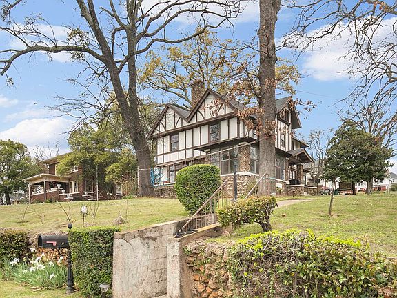 2nd image of 410 9th Ct W