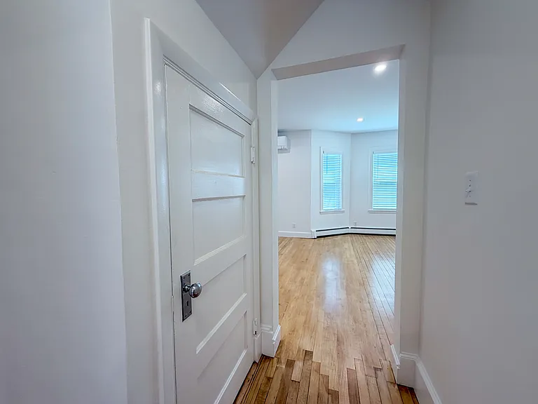 100 Sheridan Ave #1 — Photo 21