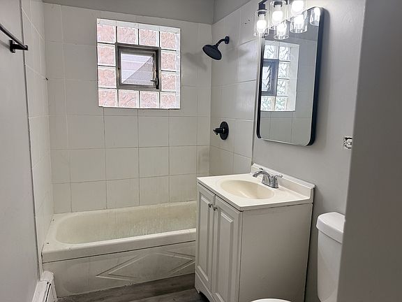 4th image of 7822 S South Shore Dr #1D