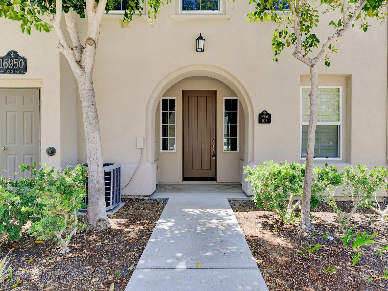3 bed, 3.5 bath, 1498 sqft, $3,800 — Photo 1