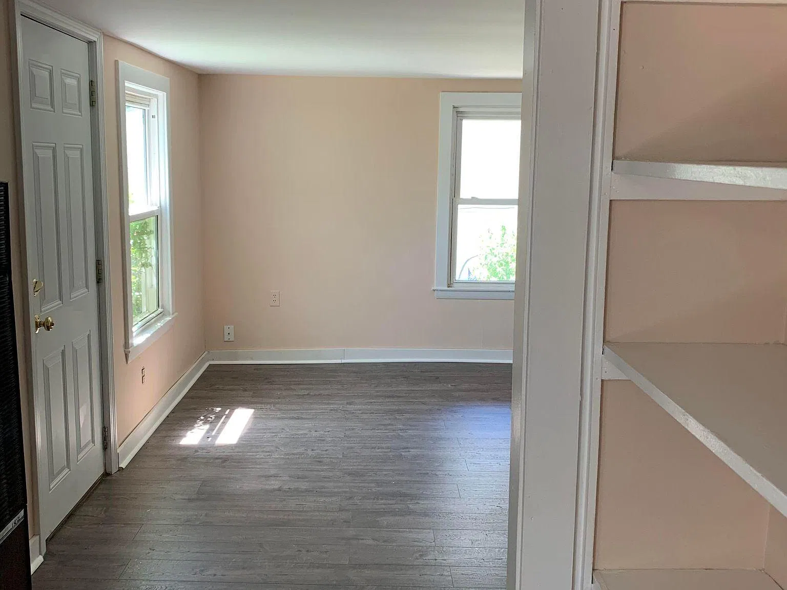 1 bed, 894 sqft, $1,400 — Photo 2