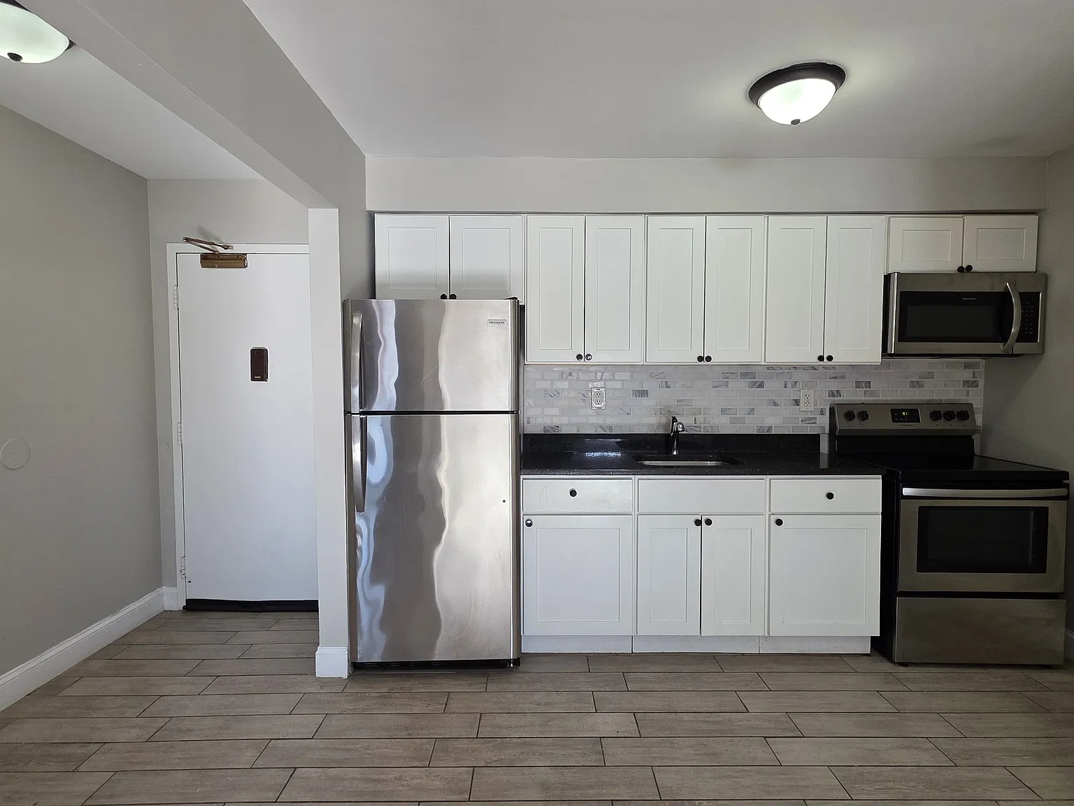 156 Bull Hill Ln — Photo 2