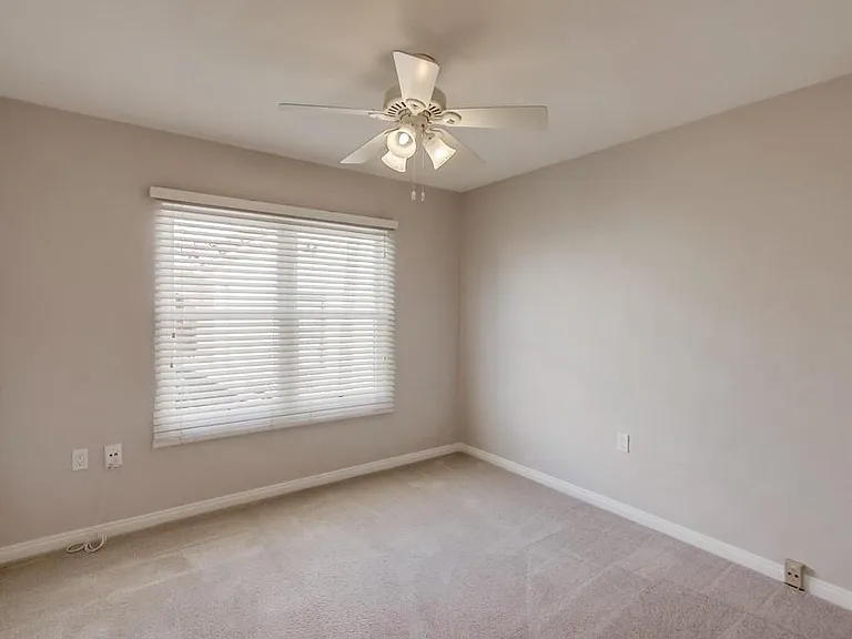 4854 Edgeware Rd — Photo 12